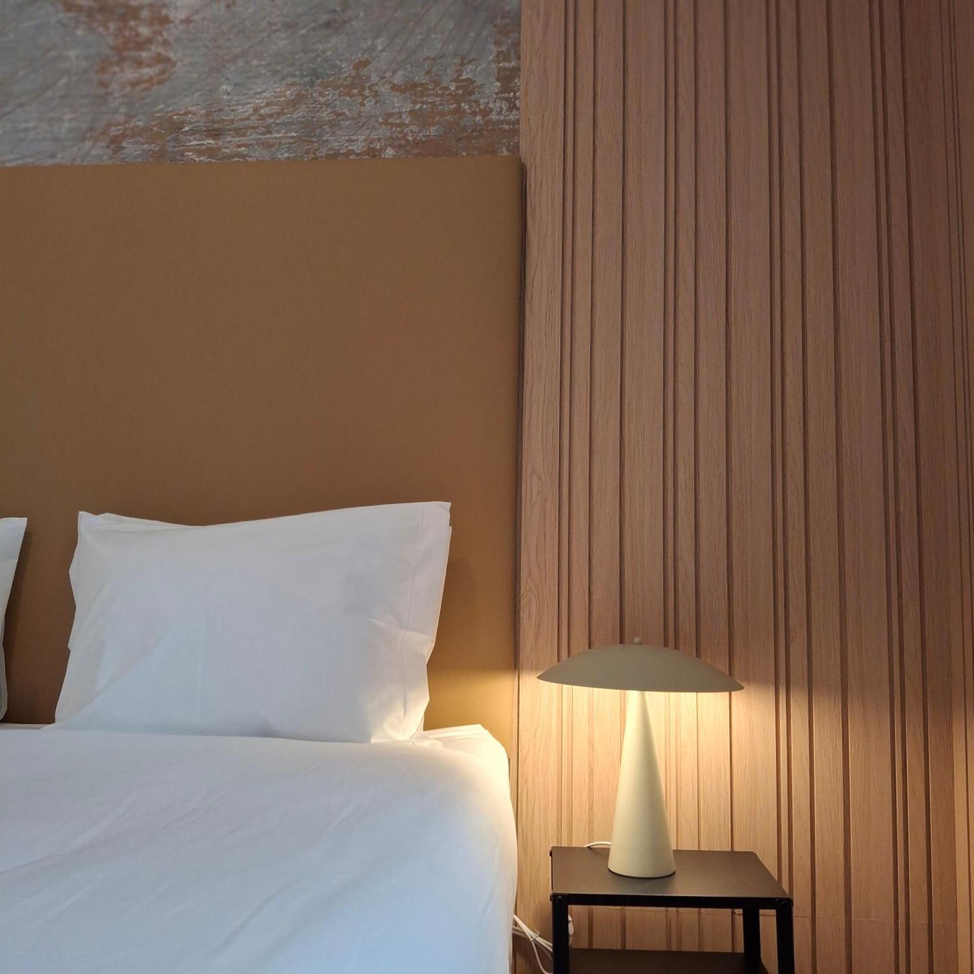 Hostel Brand New Anjos *